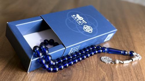 مسباح كحلي شفاف فاتح