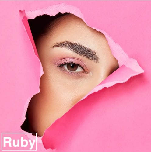 عدسات دايا اليومية