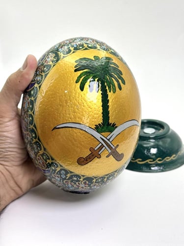 بيض نعام طبيعي شعار سيفين ونخلة