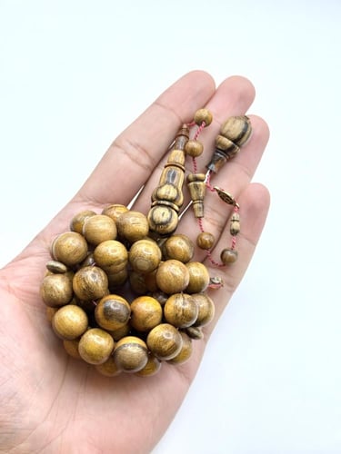 سبحة خشب العود الطبيعي