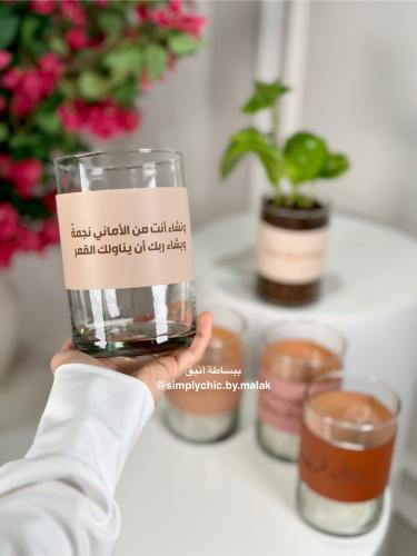 فازة نباتات / ورد بطباعة على الجلد