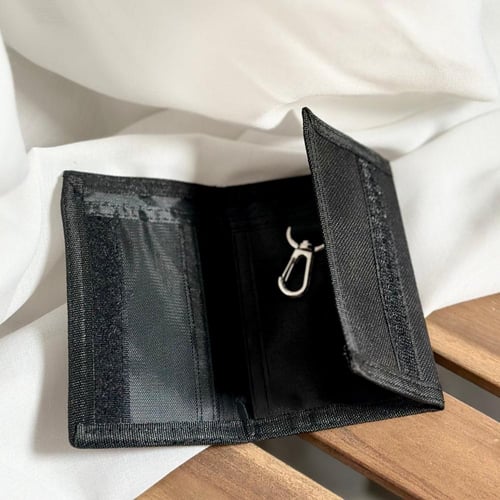 بوك محفظة أسود بالاسم