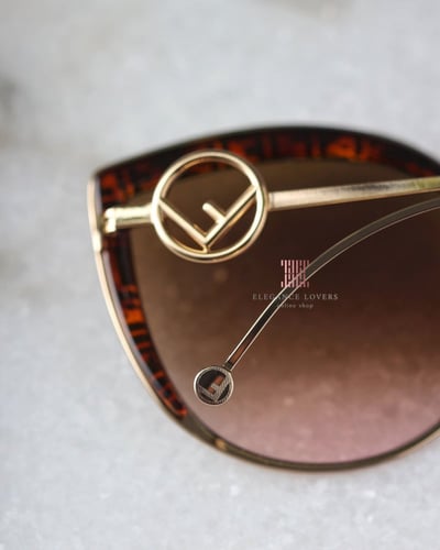 نظارة شمسية نسائية ماركة فندي - Brown Cat Eye