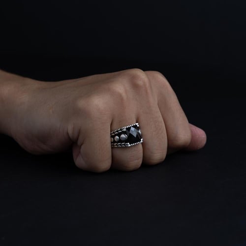 خاتم رجالي فضة عيار 925 - حجر زركون أسود