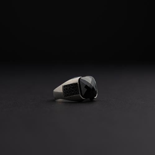 خاتم رجالي فضة عيار 925 - حجر زركون أسود