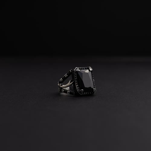 خاتم رجالي فضة عيار 925 - حجر زركون أسود