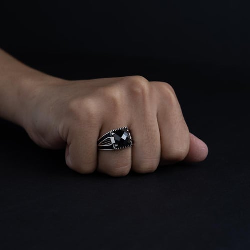 خاتم رجالي فضة عيار 925 - حجر زركون أسود