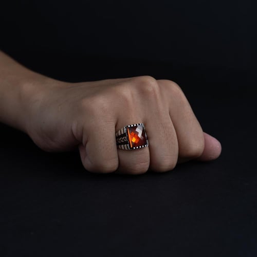 خاتم رجالي فضة عيار 925 - حجر زركون أحمر
