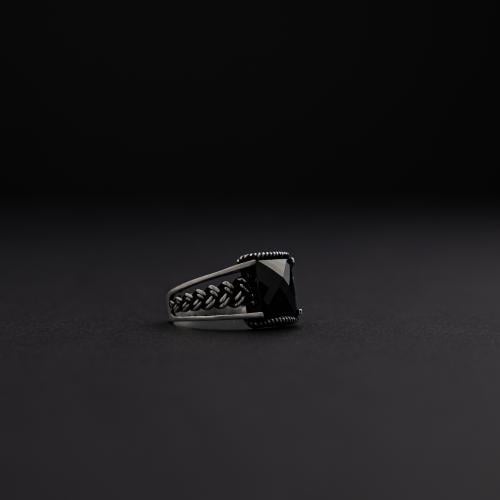 خاتم رجالي فضة عيار 925 - حجر زركون أسود