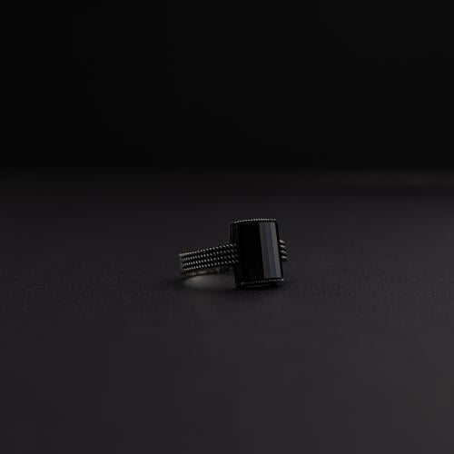 خاتم رجالي فضة عيار 925 - حجر زركون أسود