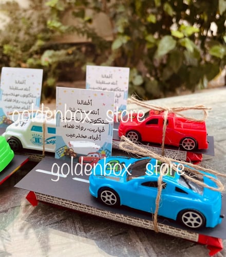 ويفر مع سيارة