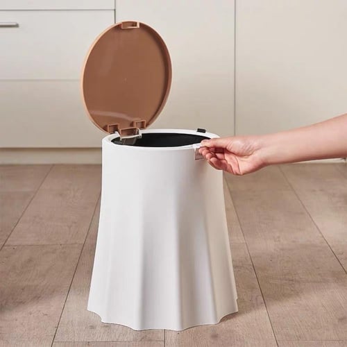 سلة نفايات صغيرة