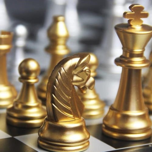 شطرنج - ذهبي و فضي