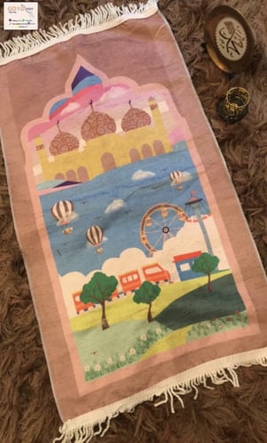 سجادة اطفال لون وردي برسومات جميلة