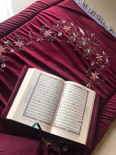 طقم صلاة حريمي مخمل فاخر