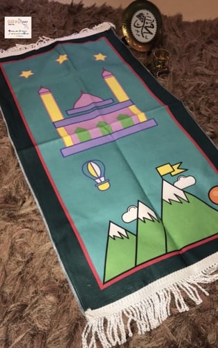 سجادة اطفال لون أخضر برسومات جميلة