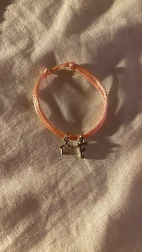 اسواره بخيط وردي فاتح