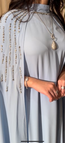 جلابية كريب مشغوله بالكرستال