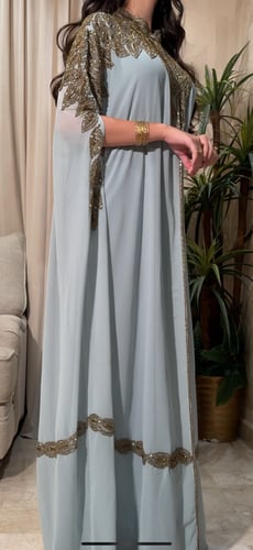 جلابيه مع فستان داخلي مشغوله هاند ميد