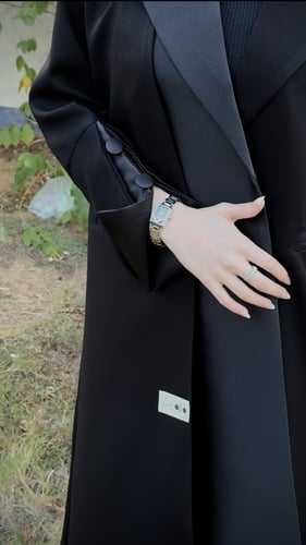 عباية اسوود بقصة رسمي باللون الاسود