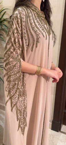 جلابيه مع فستان داخلي مشغول شك هاند ميد