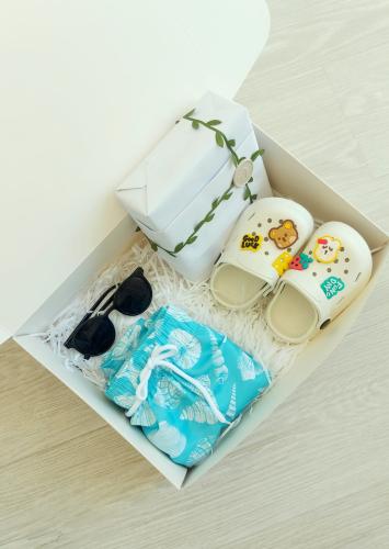 شورت وقبعة سباحة