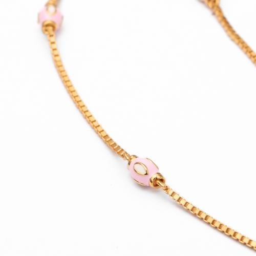 سلسلة كاتشي ذهبي نسائية مزينة بخرز أبيض