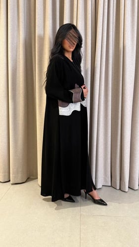 B022-كولكشن العيد عباية نجلاء بقماش كريب مع تطريز...