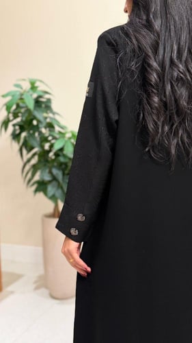 B015-عباية بليزر بقماش سراميك شغل ناعم اسود