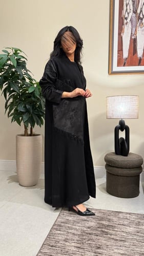 B024-عبايه فريده بقماش انترنت مع شك اسود