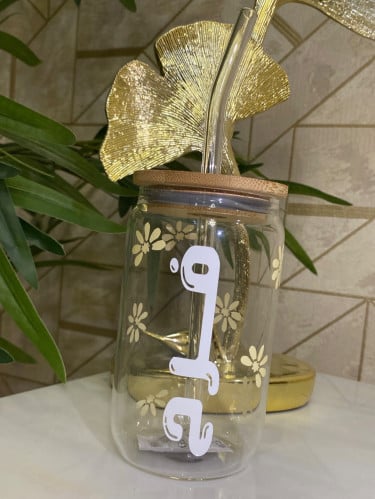 كوب بتصميم ورده الصفراء