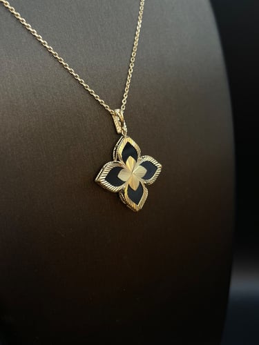 عقد فلاور كوين اسود عيار 18. الطول 50 سم. الوزن 6....