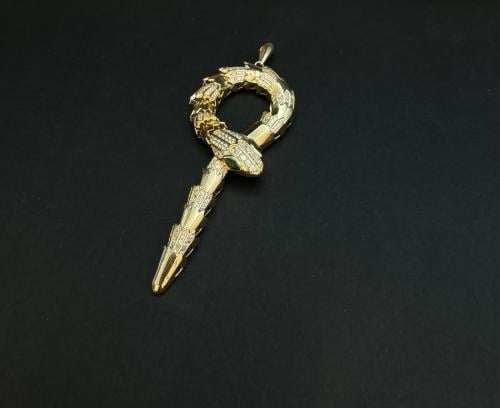 تعليقه سنيك عيار 18. الوزن 16.27 جرام.