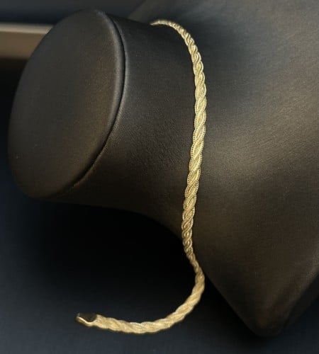 اسواره (انسيال) مجدوله عيار 18. الطول 19 سم. العرض...