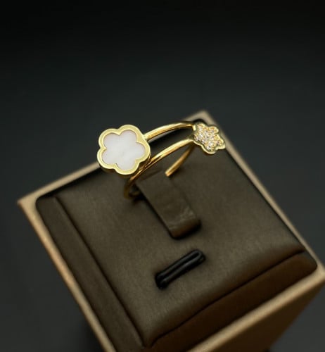 خاتم عيار 18. المقاس 7 (14). الوزن 1.70 جرام