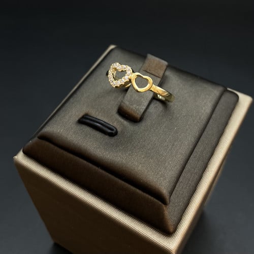 خاتم عيار 18. المقاس 11 (5.5). الوزن 1.70 جرام