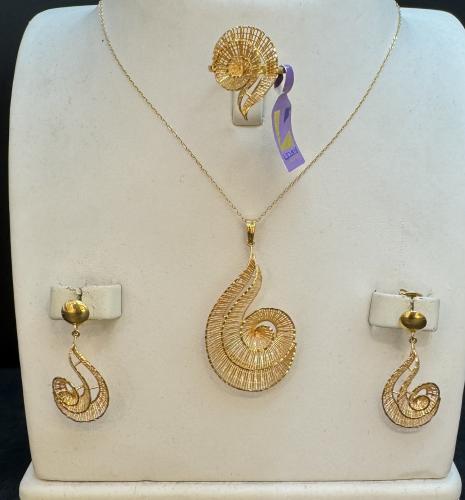 نصف طقم عيار 21. الوزن 11.1 جرام.