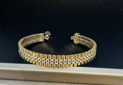 اسواره عيار 18. فري سايز. الوزن 18.7 جرام.