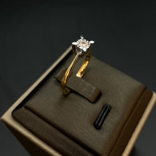 خاتم سولتير فخامه ذهب اصفر مطعم بالذهب الابيض عيار...