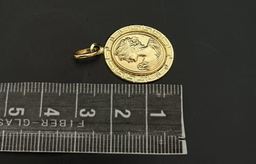 تعلقية عيار 18 . المقاس موجود بالصور. الوزن 2.5 جر...