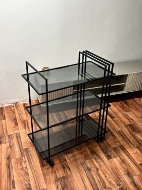 عربيه تقديم ثلاثه ارفف حديد اسود زجاج اسود