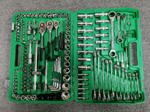 طقم عدة حبوب 151 قطعه SOCKET SET 24T 151PCH