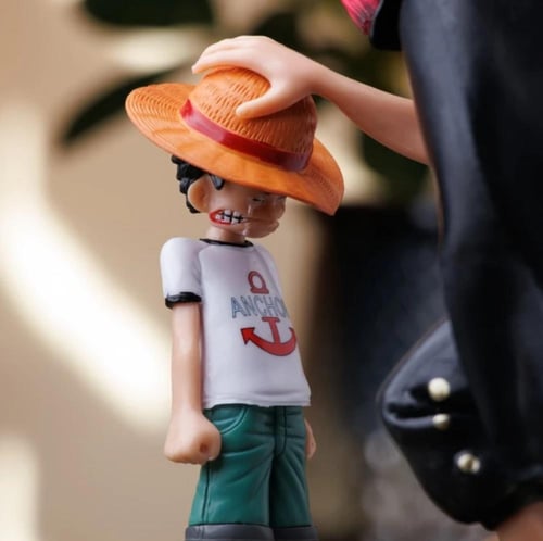 مجسم لوفي وشانكس - ون بيس