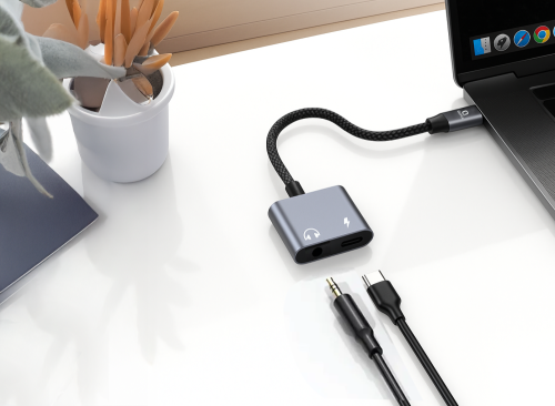 محول 2 في 1 شاحن و سماعة AUX كيوفكس