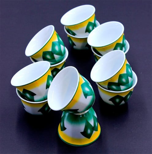 فنجان غضار اخضر صغير