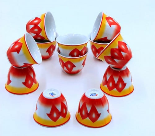 فنجان غضار احمر كبير