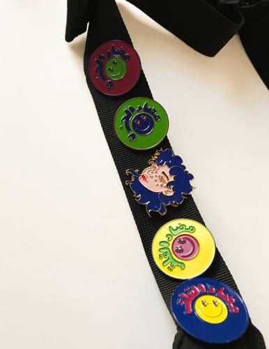 دبوس pin مضاد القلق