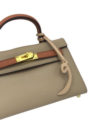 تعليقة حرف أ