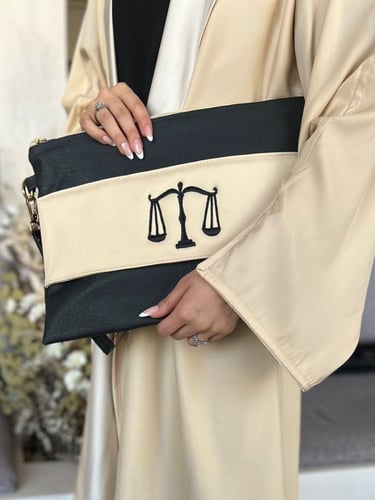 باوتش بمسكة ساتان