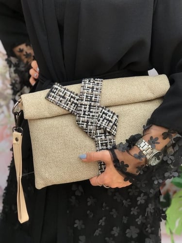 باوتش بربطةعدة الوان